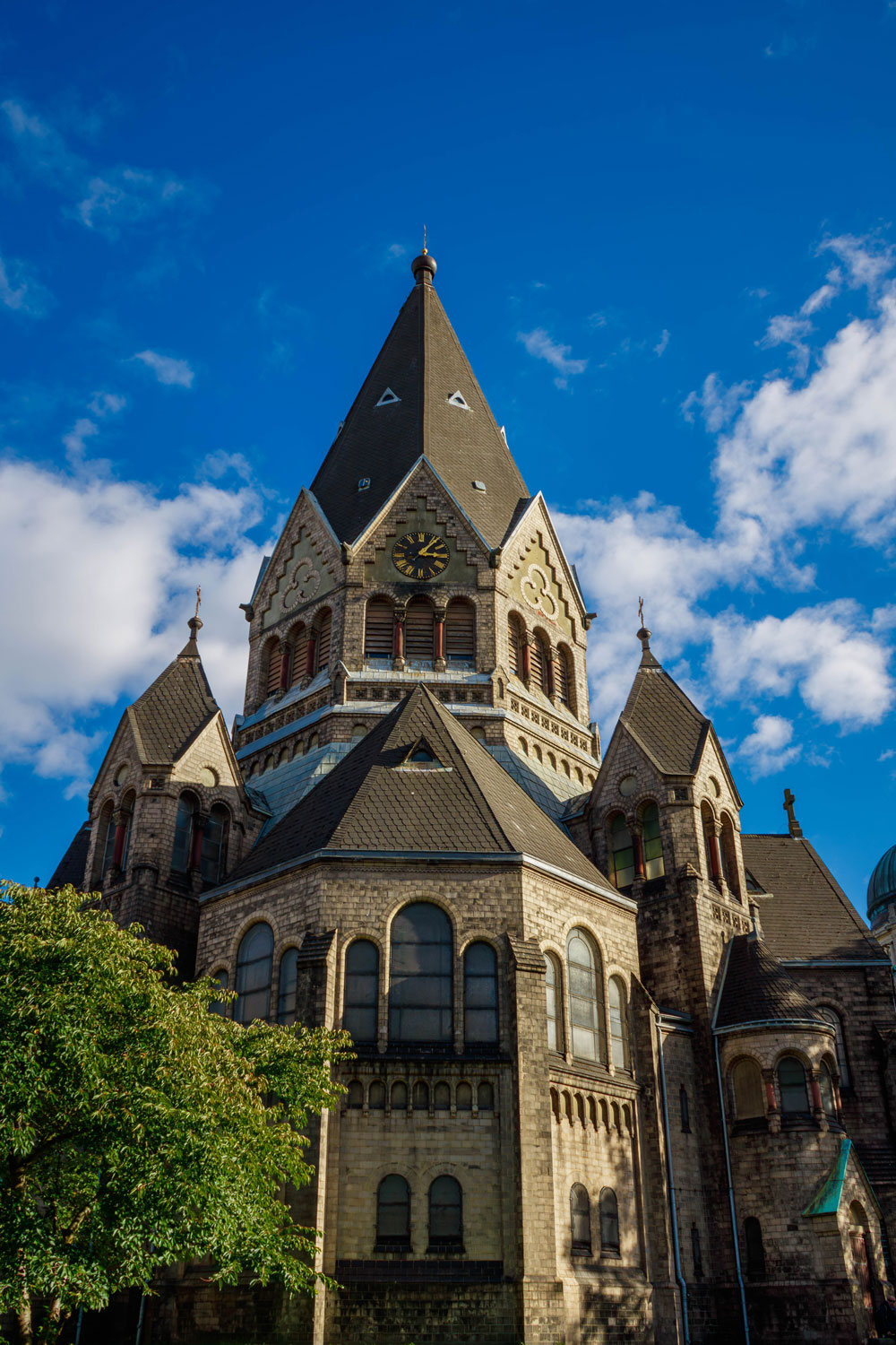 Kirche aus der Vogelperspektive